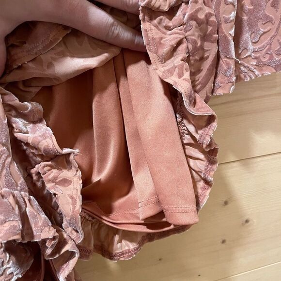 Peach Love California Velvet Burnout Long Sleeve Romper Small - Picture 5 of 7